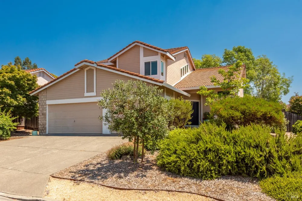 408 Buena Tierra Court Windsor, CA 95492