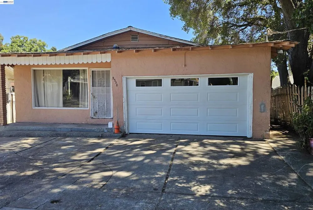 2338 Dumbarton Ave East Palo Alto, CA 94303