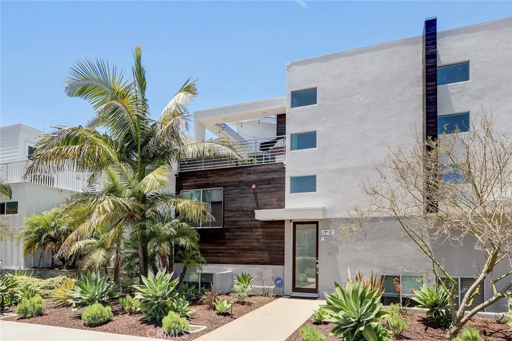 523 S Broadway #A Redondo Beach, CA 90277