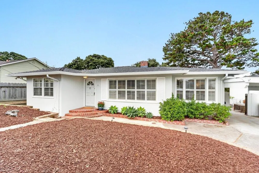 838 Portola Drive Del Rey Oaks, CA 93940