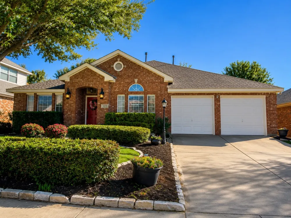 1612 Meadowview Drive Corinth, TX 76210