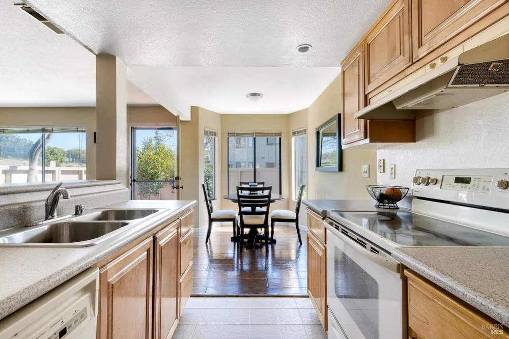 29 Sailmaker Court San Rafael, CA 94903