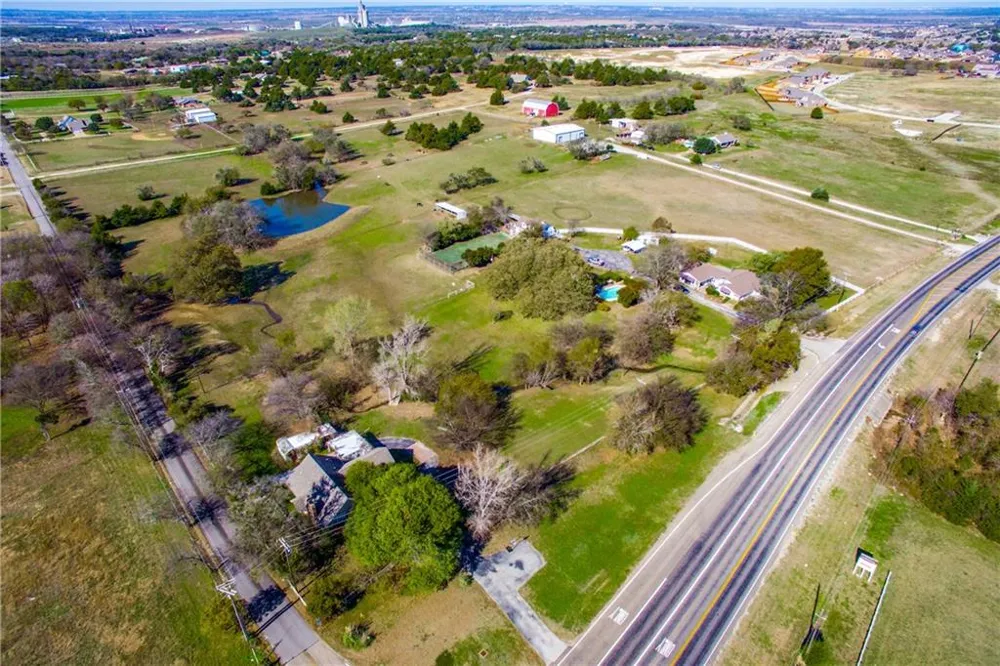3051 FM 663 Midlothian, TX 76065