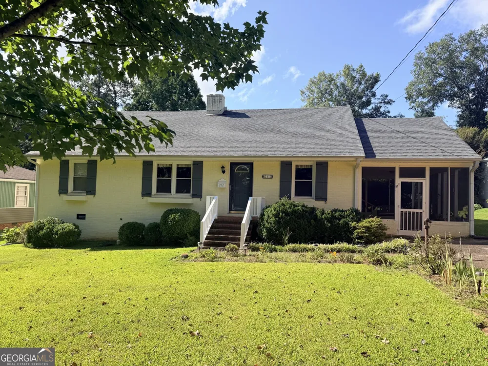 212 Sylvan LN Griffin, GA 30224