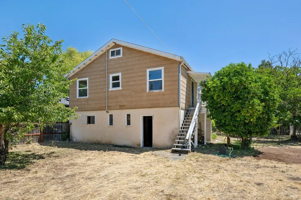 18696 Manzanita Road Sonoma, CA 95476