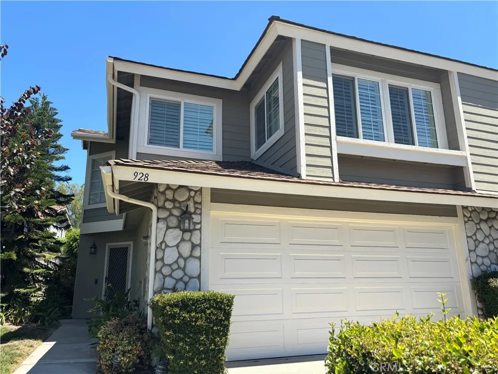 928 Lotus San Dimas, CA 91773