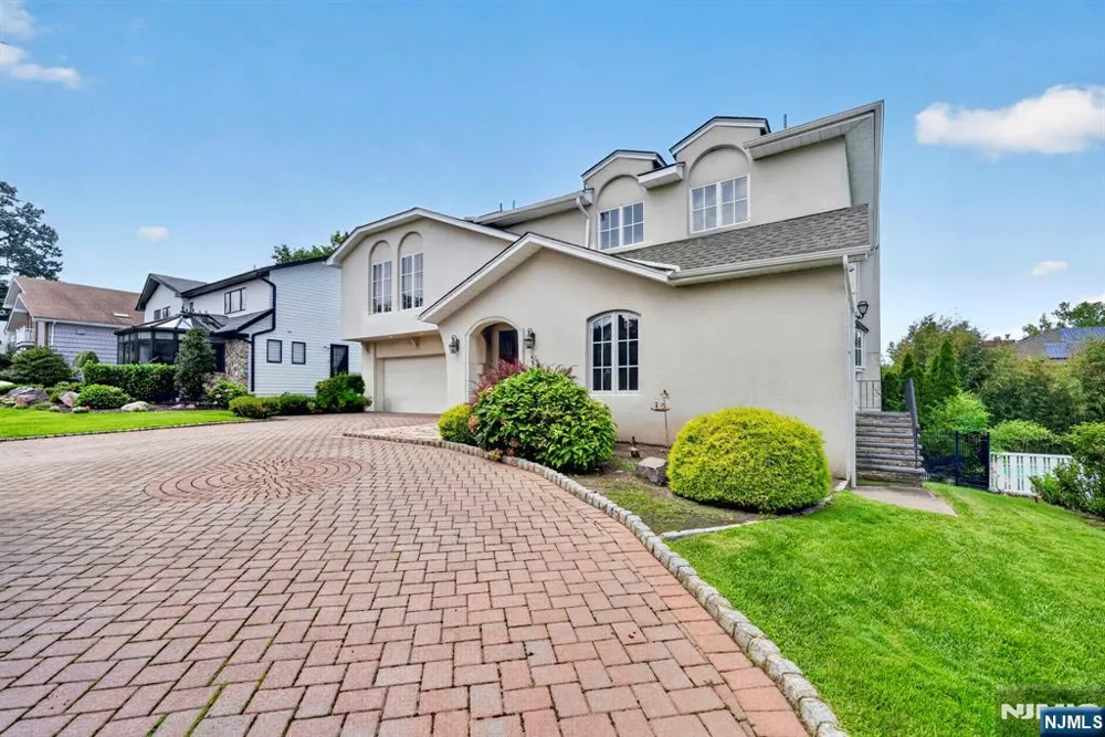 280 Ash Street Englewood Cliffs, NJ 07632