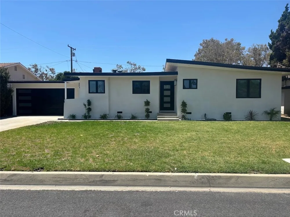 9519 La Reina Downey, CA 90240