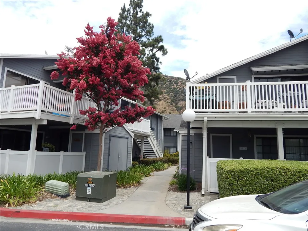 1732 Crystal Canyon Drive Azusa, CA 91702