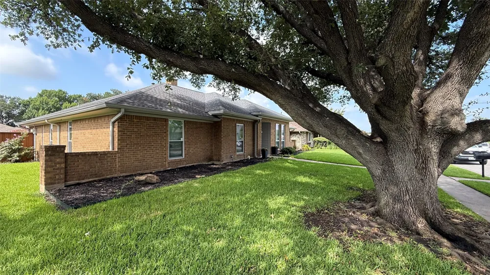 2210 Ridgewood Carrollton, TX 75006