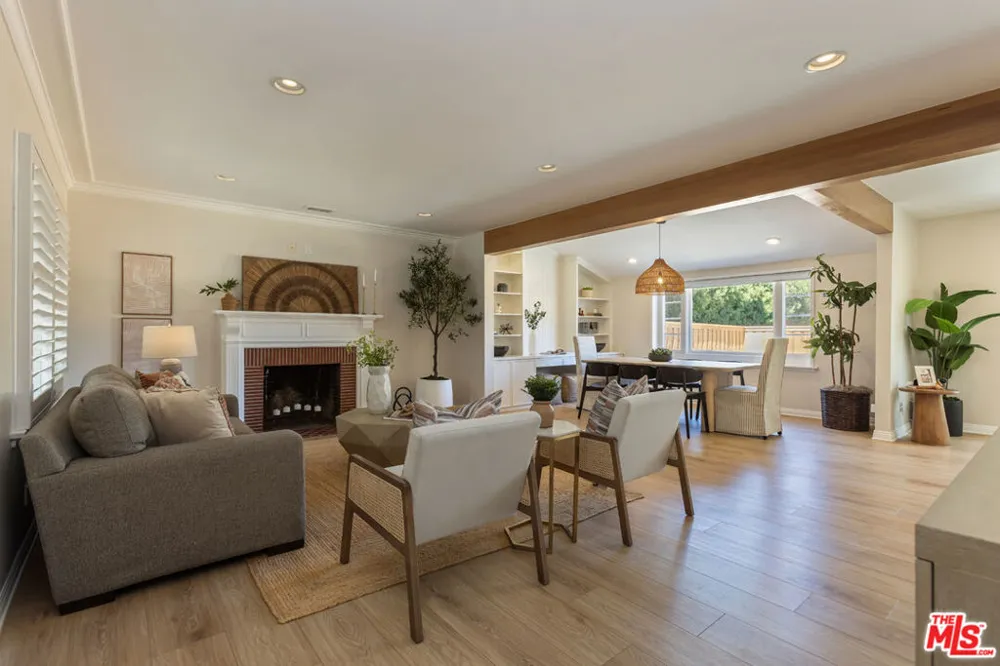 3544 Gardenia Avenue Long Beach, CA 90807