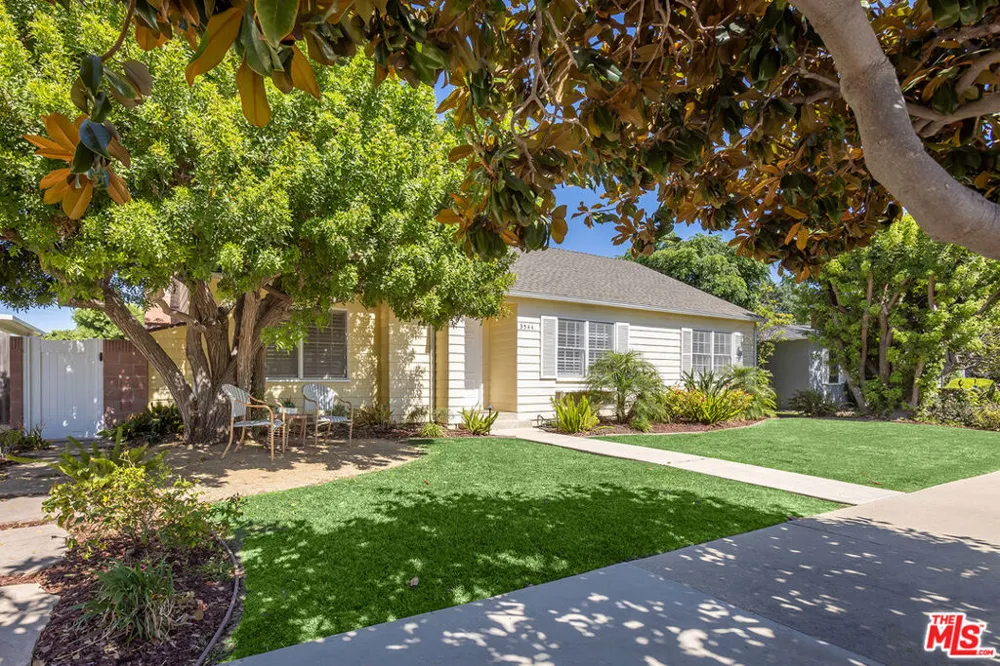 3544 Gardenia Avenue Long Beach, CA 90807