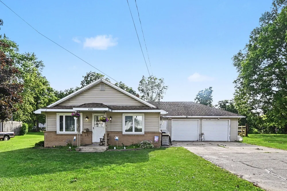 459 Evans Street Jonesville, MI 49250