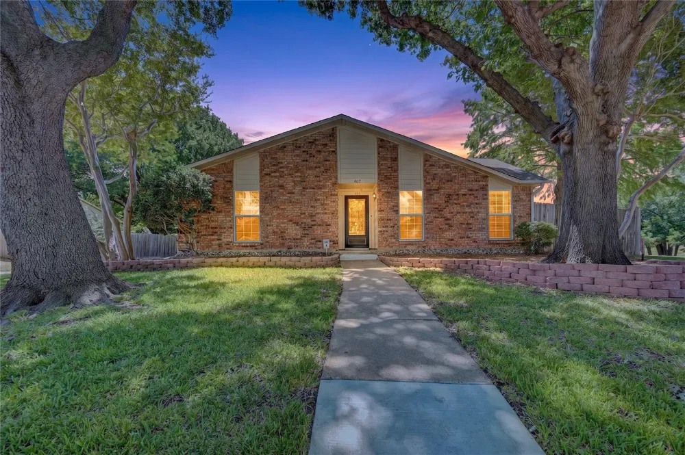 407 Woodhurst Drive Coppell, TX 75019