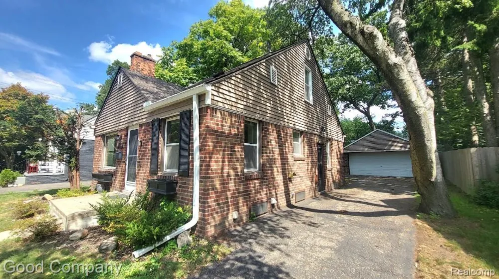 23570 Sherman Street Oak Park City, MI 48237