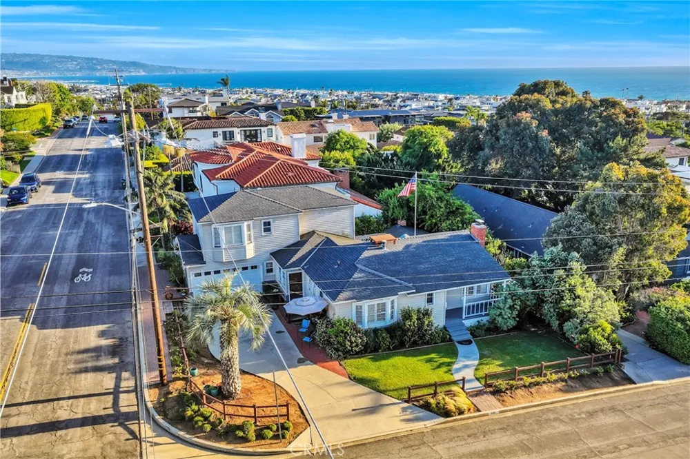 744 10th Manhattan Beach, CA 90266