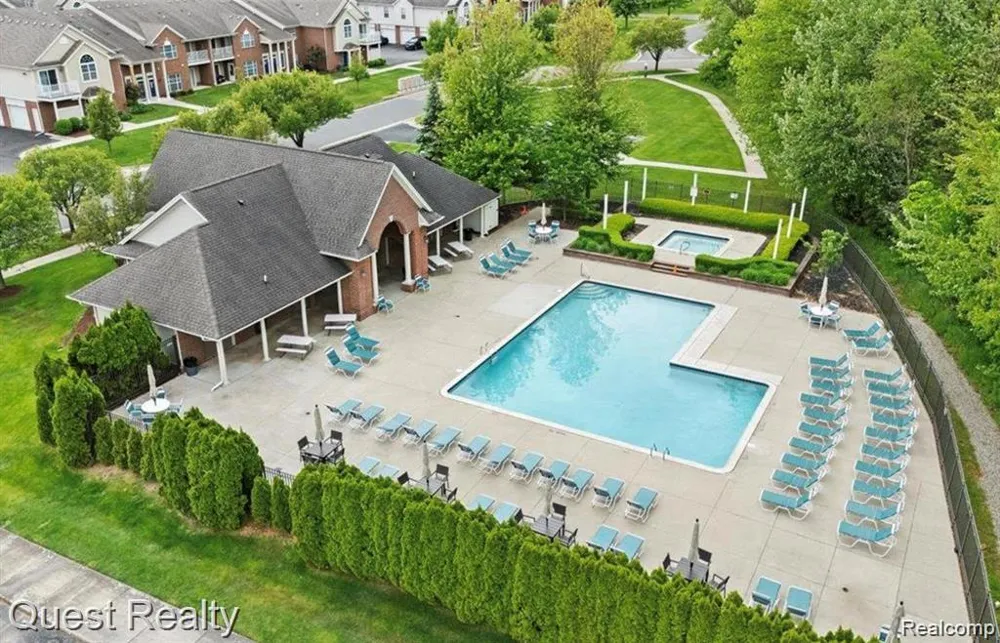 51616 Hale Lane Chesterfield Township, MI 48051