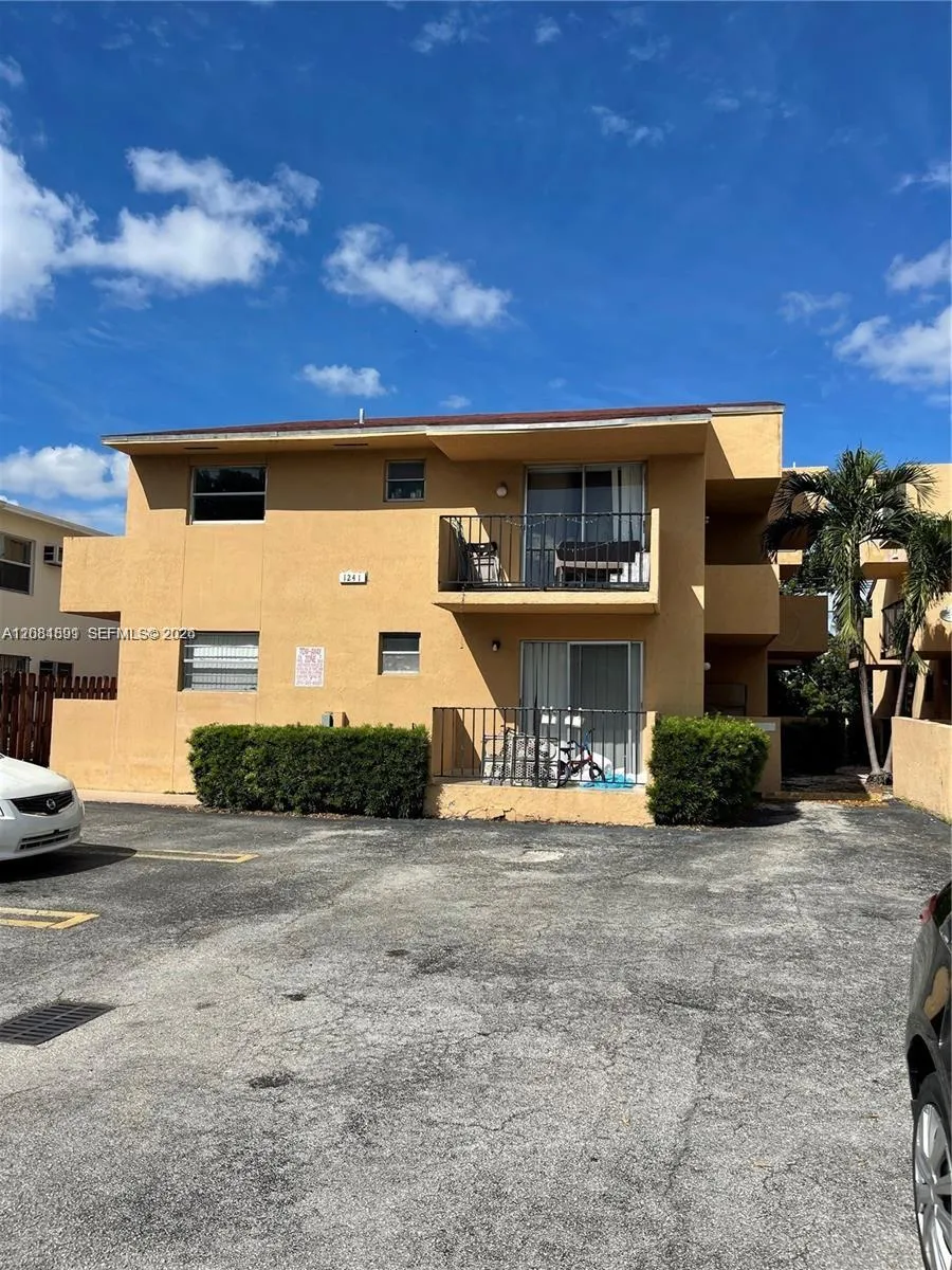 1241 NW 6th St #1 Miami, FL 33125