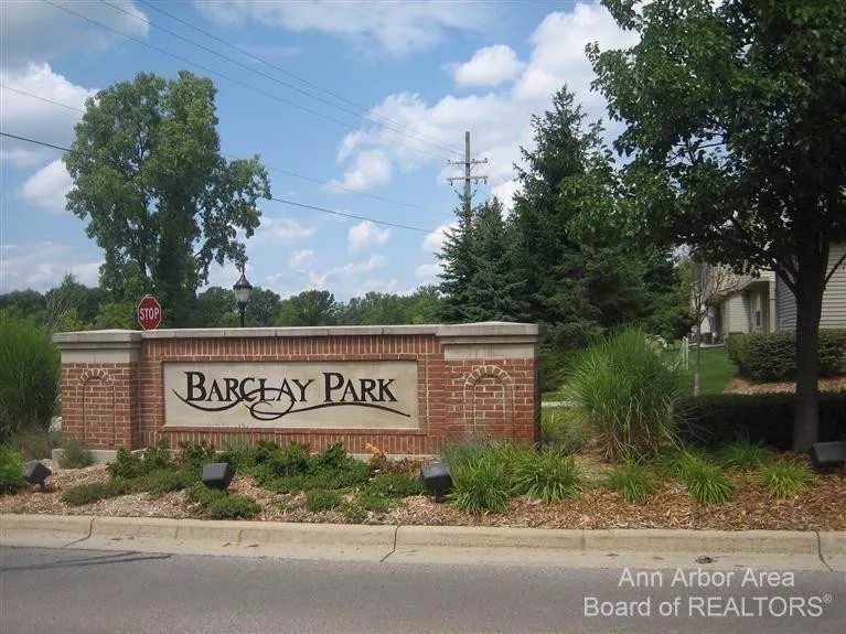 2806 Barclay Way Ann Arbor, MI 48105