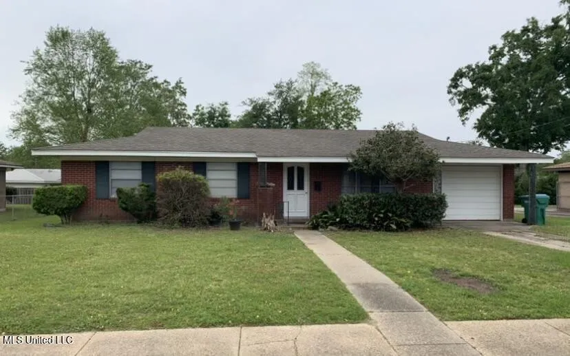 2504 Middlecoff Drive Gulfport, MS 39507