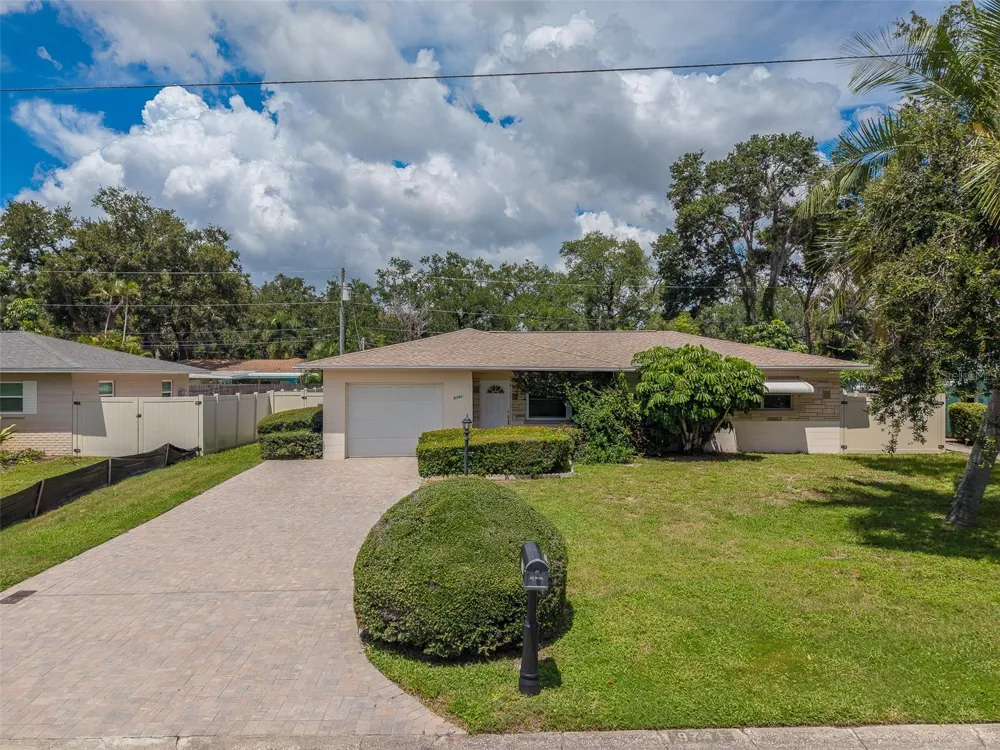 9741 52ND TERRACE St Petersburg, FL 33708
