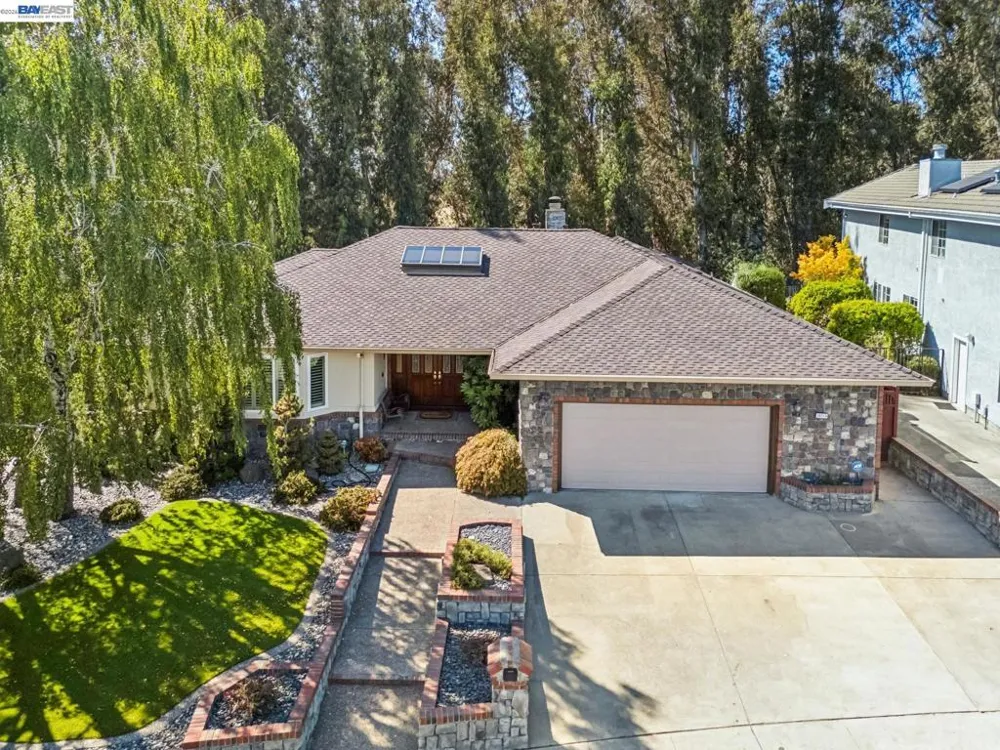 18019 Center St Castro Valley, CA 94546
