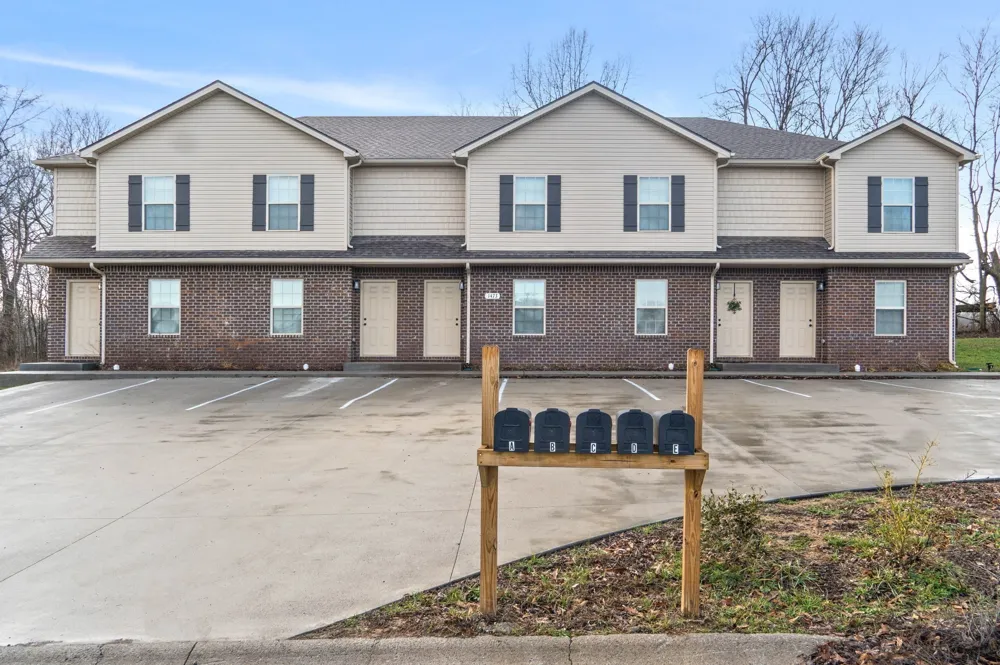 1489 Amberjack Ct #D Clarksville, TN 37042