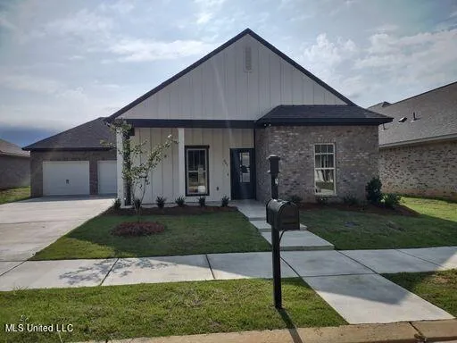 843 Long Leaf Circle Brandon, MS 39042