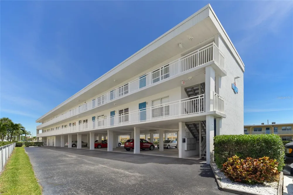9755 HARRELL AVENUE #102 Treasure Island, FL 33706