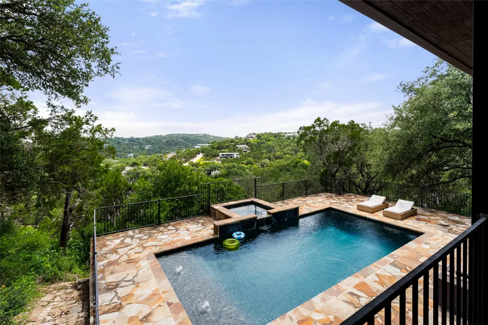 411 SKYLINE DRIVE West Lake Hills, TX 78746