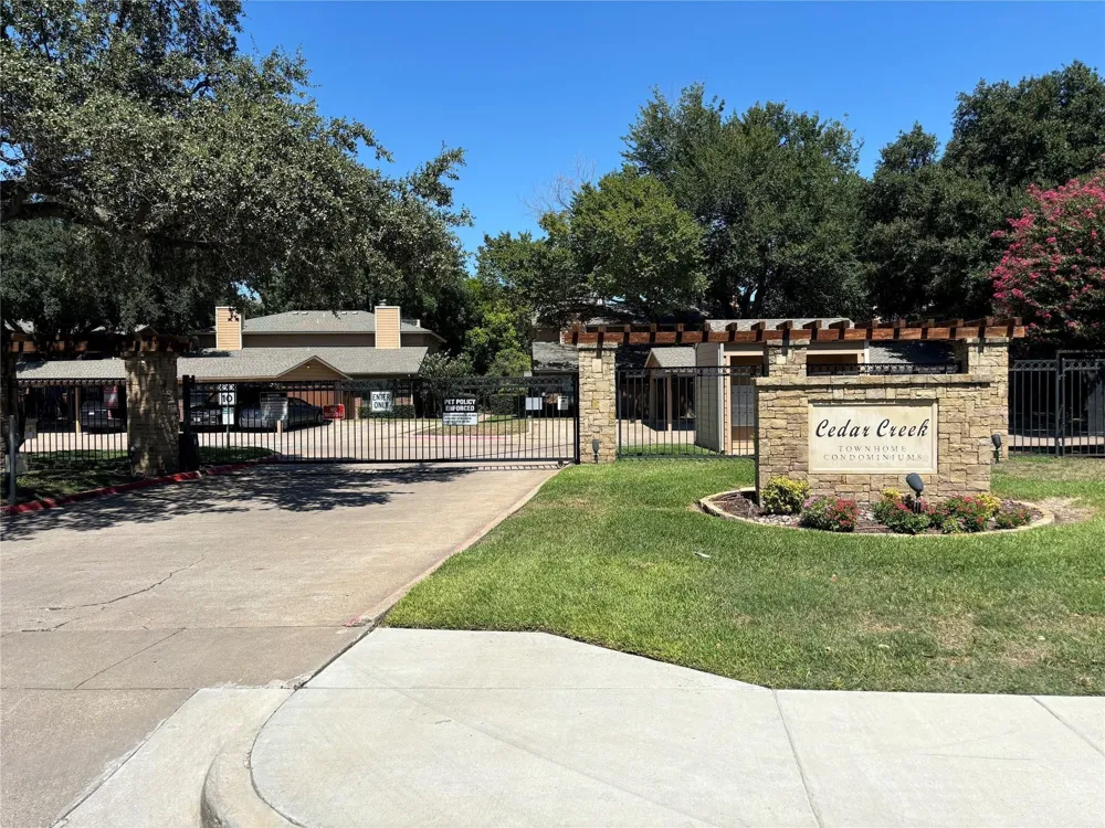 5720 Cedar Creek Drive Benbrook, TX 76109