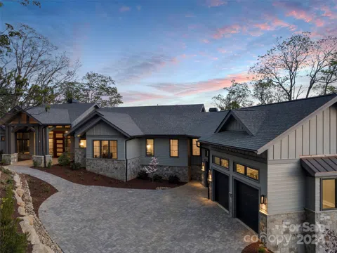 1225 Rockcrest Way