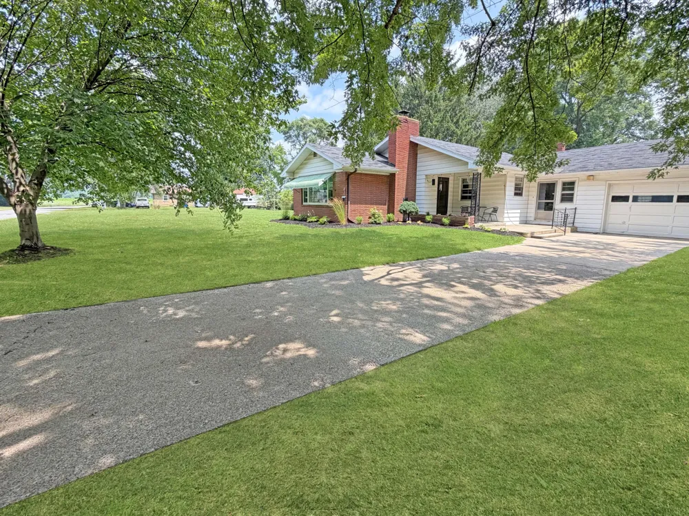 1615 Roger Avenue Benton Harbor, MI 49022