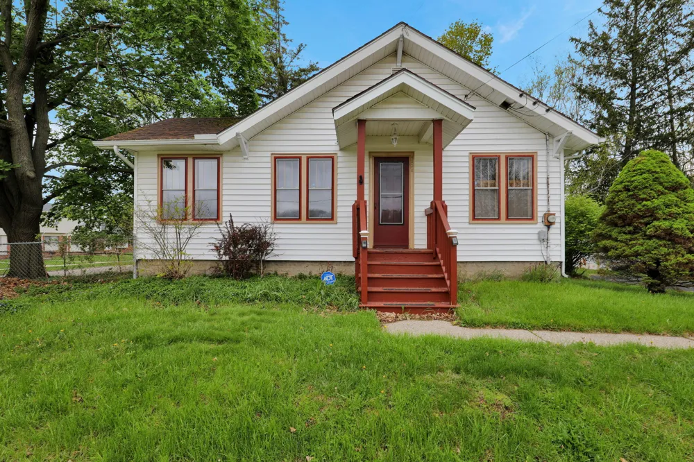 4308 Pleasant Grove Road Lansing, MI 48910