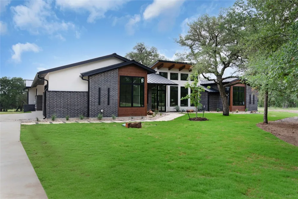 8341 Brewer Lane Salado, TX 76571