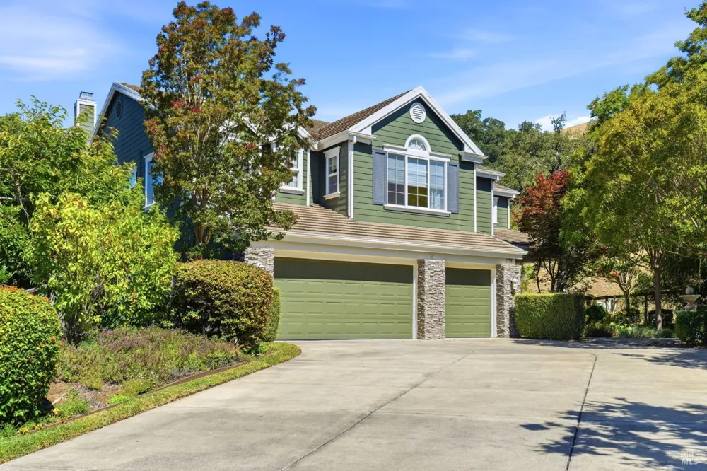 33 Pepper Creek Way Novato, CA 94947