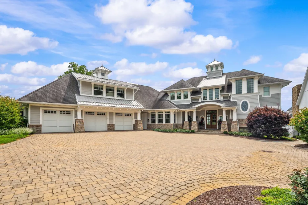 61320 Crooked Creek Road Cassopolis, MI 49031