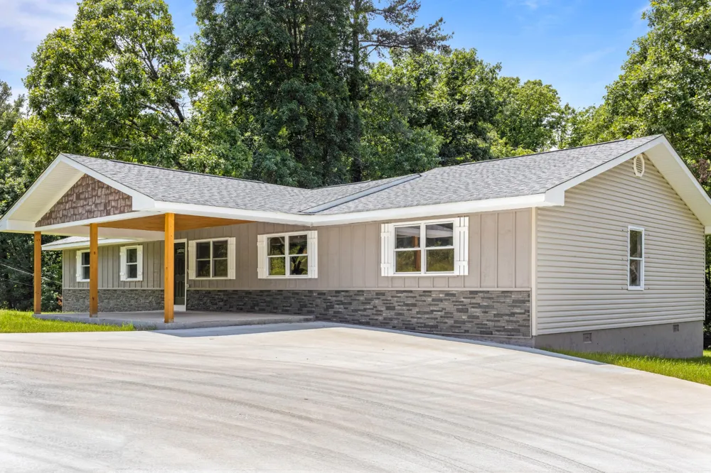 17 Hill Street Ringgold, GA 30736