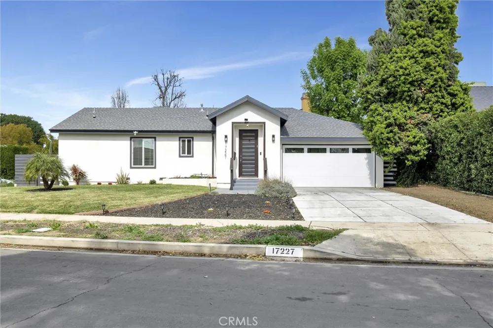 17227 Keswick Street Lake Balboa, CA 91406