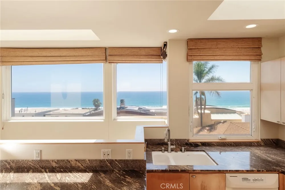 229 25th Place Manhattan Beach, CA 90266