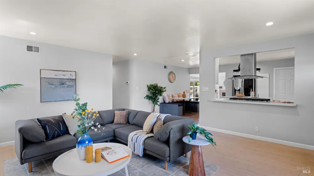 1419 Buchanan Street Novato, CA 94947