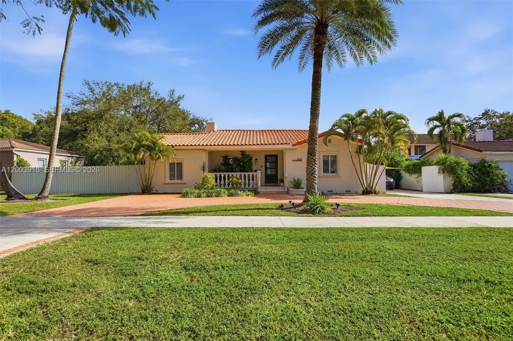 565 South Dr Miami Springs, FL 33166
