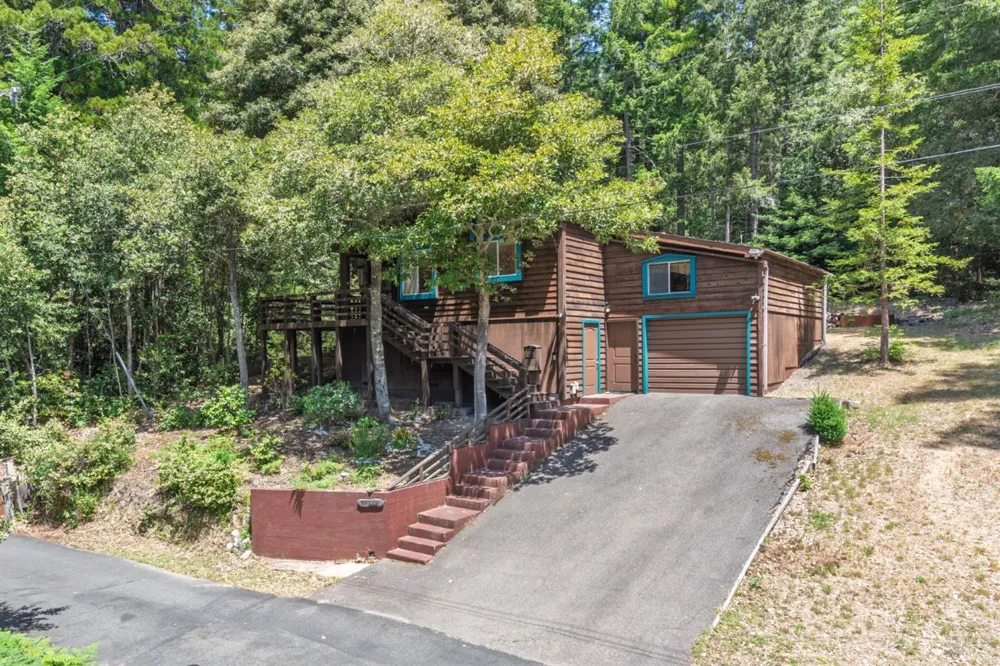 35551 Ocean View Street Gualala, CA 95445