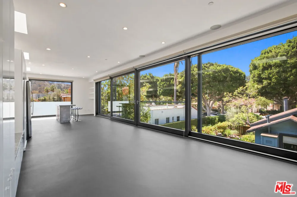 4262 Lincoln Avenue Culver City, CA 90232