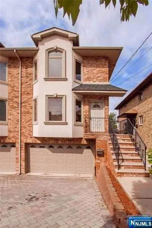 461 BB Lawn Avenue B Palisades Park, NJ 07650