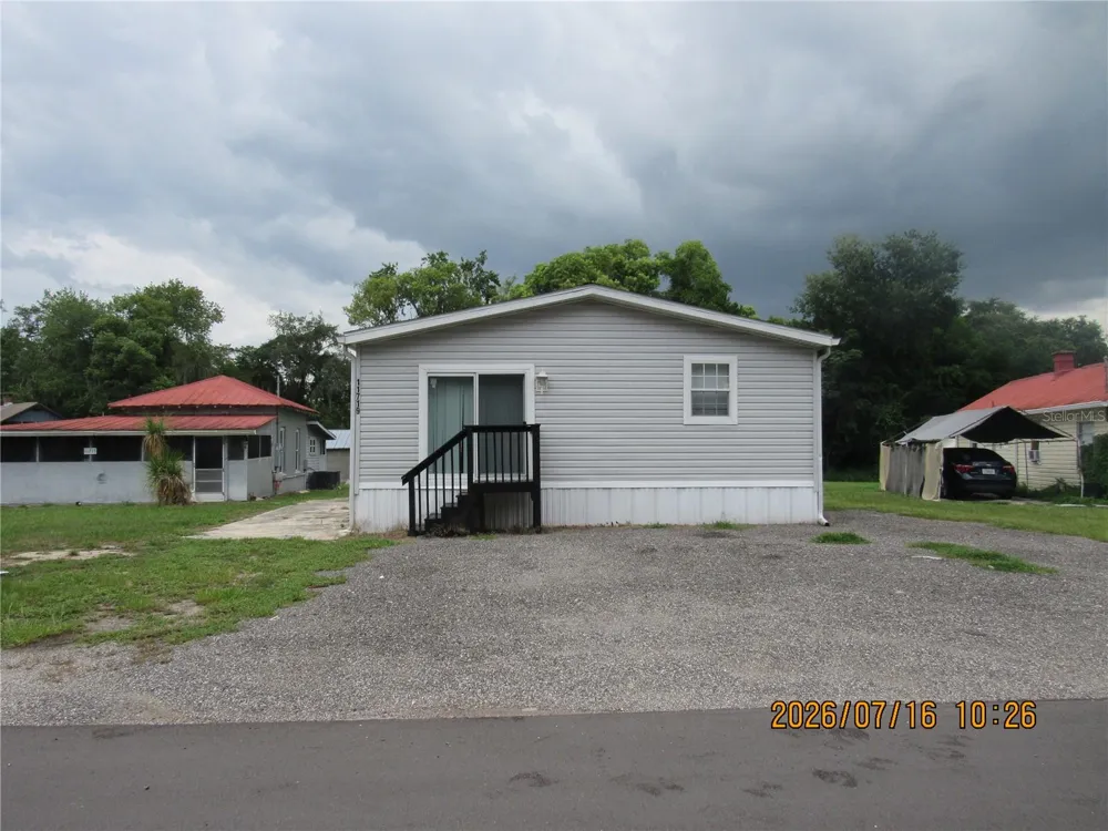 11719 LAKE DRIVE Clermont, FL 34715