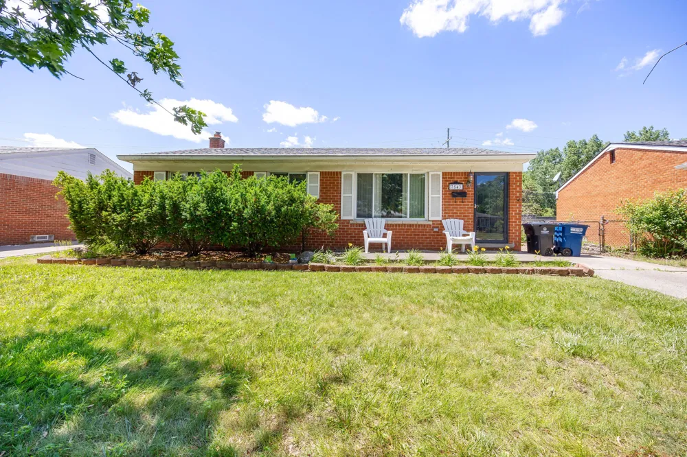 7543 Wildwood Street Westland, MI 48185