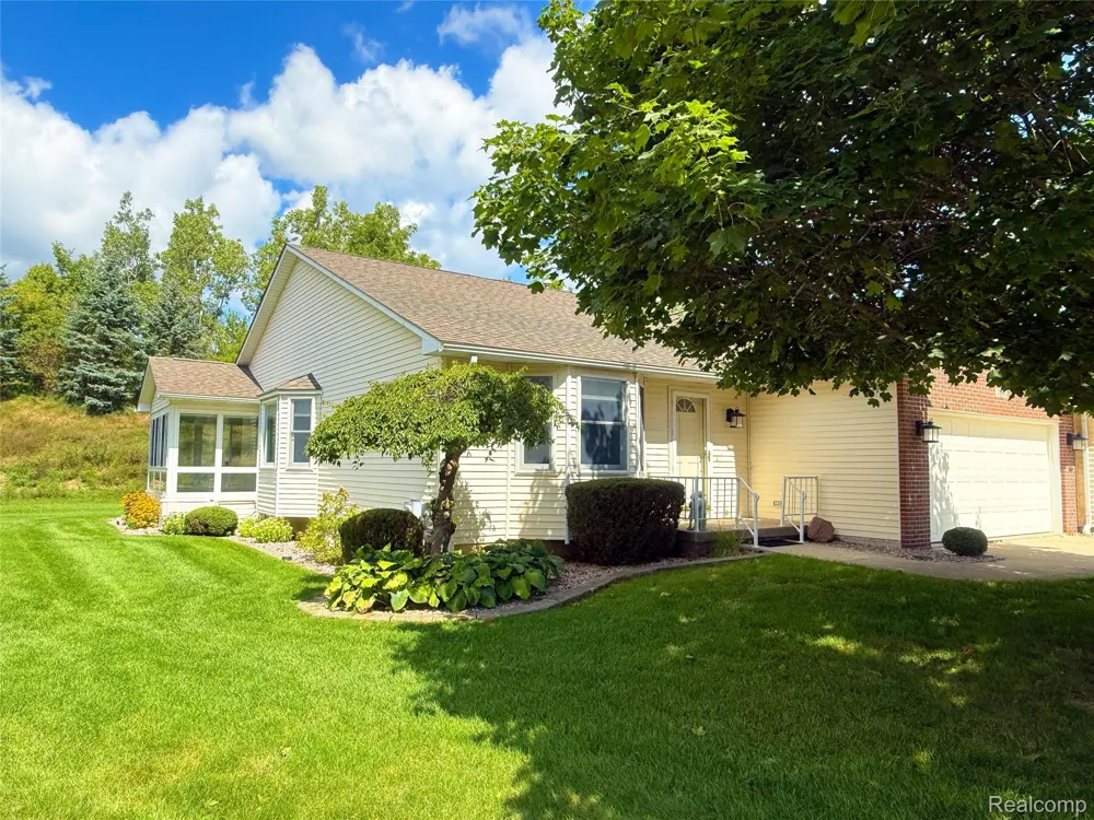 7366 Cross Creek Drive Swartz Creek City, MI 48473