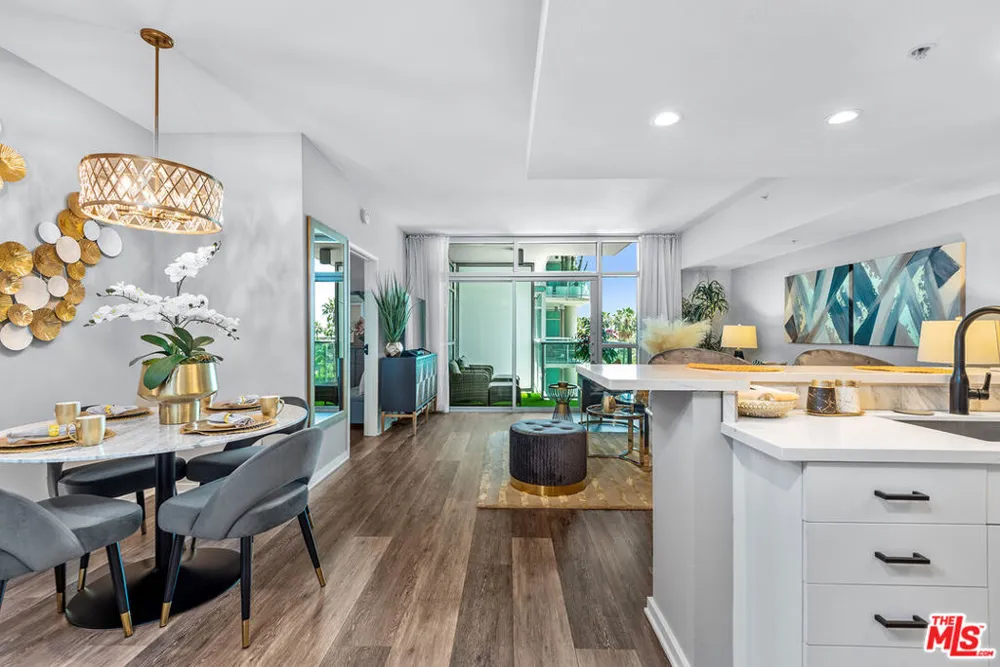 13700 Marina Pointe Drive #627 Marina del Rey, CA 90292