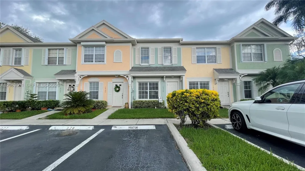 16736 Hemingway Dr #16736 Weston, FL 33326